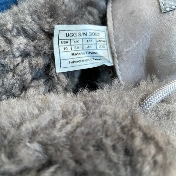 UGG Adirondack Waterproof Winter Charcoal and Gray  Lace-Up Boots - Picture 9 of 13